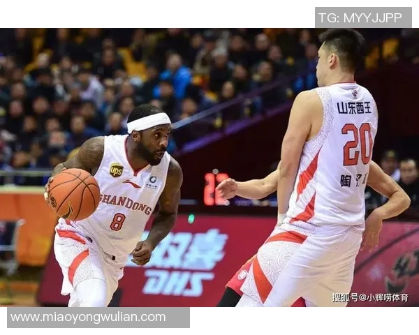 重庆羽毛球队以82分稳居精英赛积分榜首位展现强劲实力 重庆羽毛球队以82分稳居精英赛积分榜首位展现强劲实力