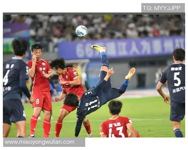 明星追逐足球明星的精彩瞬间与背后故事揭秘